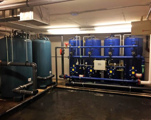 Temporary Filtration Systems, Room with various filtration vessels and units